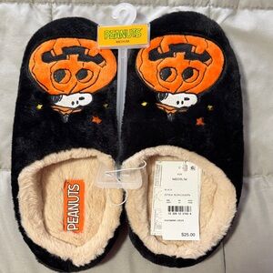 Peanuts Black & Orange Snoopy Pumpkin Women's Slippers